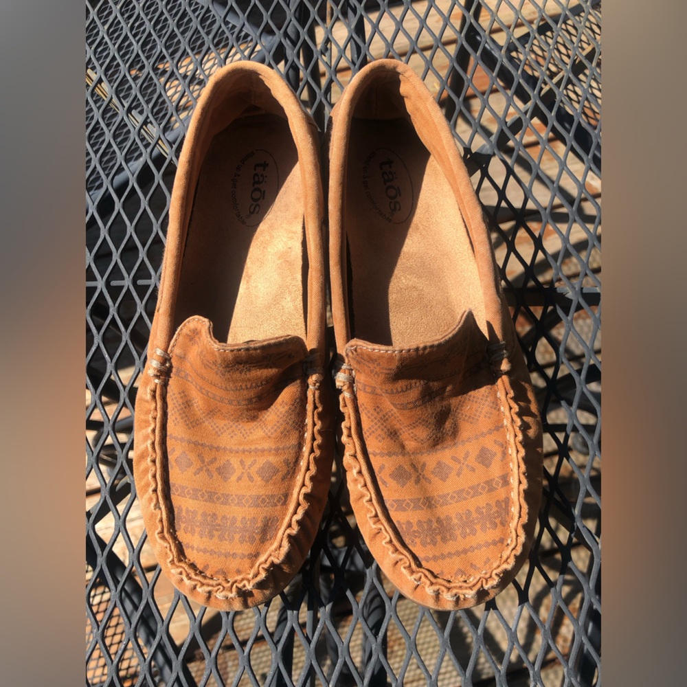 Taos Footwear Women’s 6 My Hero Canvas Slip-On Moccasins EUC